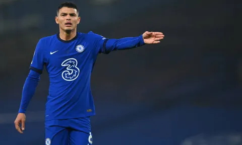Thiago Silva ăn thẻ đỏ, fan Chelsea phản ứng ra sao?