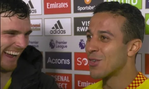 Thiago: "Tôi không hiểu sao Robertson giành giải cầu thủ xuất sắc nhất trận"
