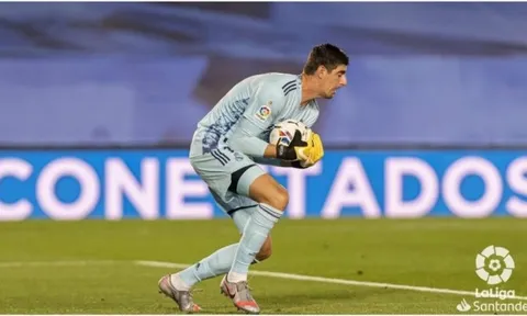Thibaut Courtois tiết lộ sự thật cay đắng về "vận đen" của Eden Hazard