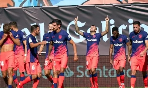 Thiên thần của Simeone lập cú đúp, Atletico đả bại Celta trong trận đấu có 2 thẻ đỏ