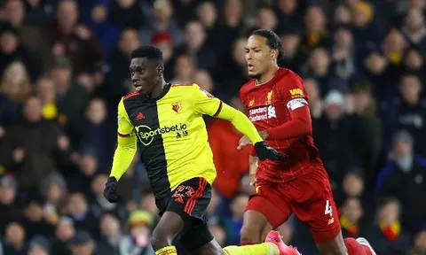 Thiên thời địa lợi, "hung thần Liverpool" rộng cửa gia nhập Man United