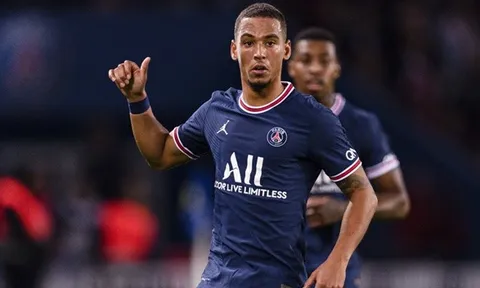Chelsea từ chối ký trung vệ PSG