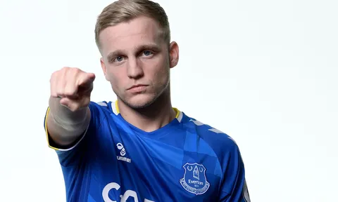 Thoát khỏi M.U, Van de Beek cho thấy hình ảnh khác biệt ở bến đỗ mới