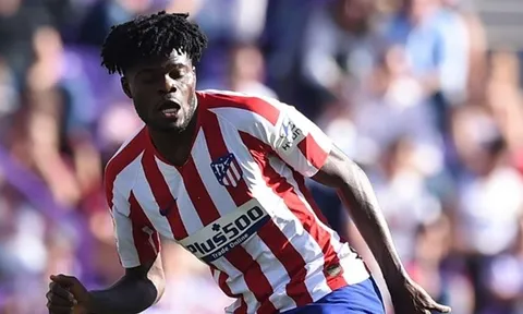 Xử đẹp đối thủ, "ngọc đen Atletico" suýt sắm vai tội đồ