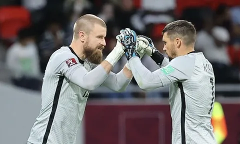 'Thủ môn nhảy múa' giúp Australia dự World Cup là ai?