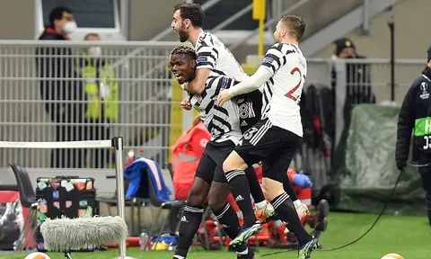 Thua Man Utd, HLV Milan nói thẳng về sức mạnh của Quỷ đỏ