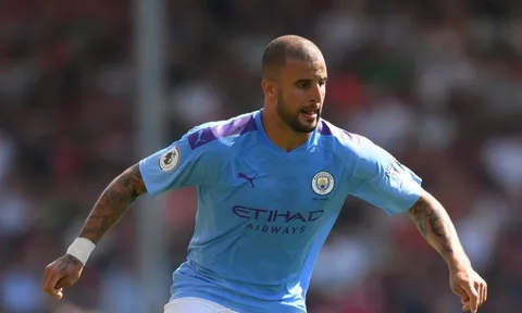 Thua Man Utd, sao Man City "đầu hàng" Liverpool