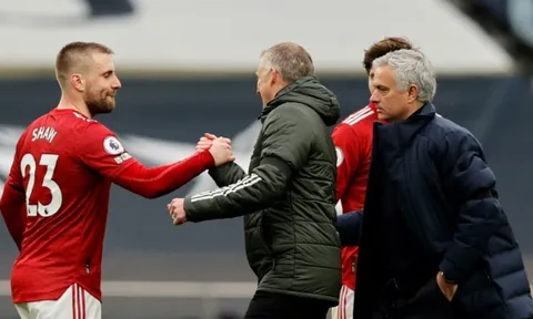 Thua M.U, Mourinho đã tự tay "vả mặt" khi còn ở Old Trafford