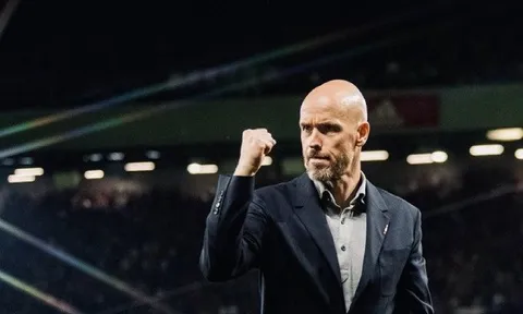 Thua thảm 2 trận, Ten Hag 'chơi lớn' khi thắng Liverpool