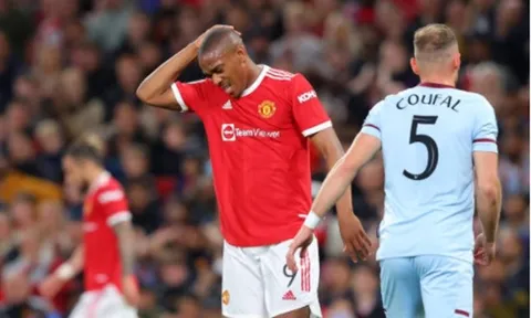 Thua West Ham, cổ động viên M.U yêu cầu bán một ngôi sao