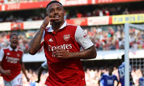 Thương vụ Jesus giúp Arsenal chiêu dụ tiền đạo bom tấn
