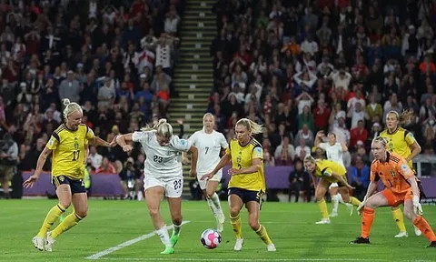 Tiền đạo M.U đánh gót đẳng cấp, nữ Anh vào chung kết EURO 2022