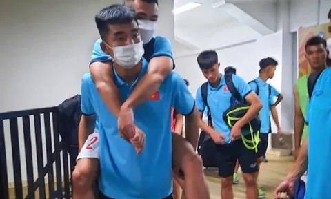 Tiền đạo U19 Việt Nam chấn thương nặng sau trận gặp Indonesia
