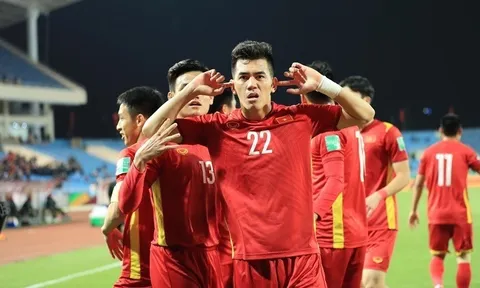 Thắng Trung Quốc, tuyển Việt Nam được FIFA 'mừng tuổi'
