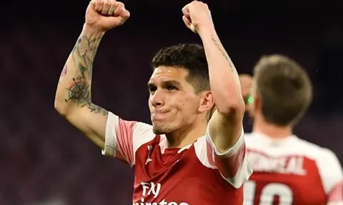 Tiễn sao 100 triệu euro sang PSG, Napoli hỏi mua tiền vệ của Arsenal