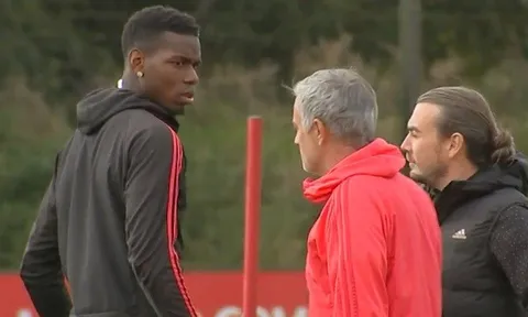 Tiếp tục 'trẻ trâu', Mourinho cẩn thận lặp lại kịch bản ở Man United