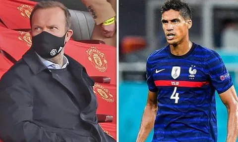 Tiết lộ bình luận riêng của Ed Woodward về thương vụ Raphael Varane
