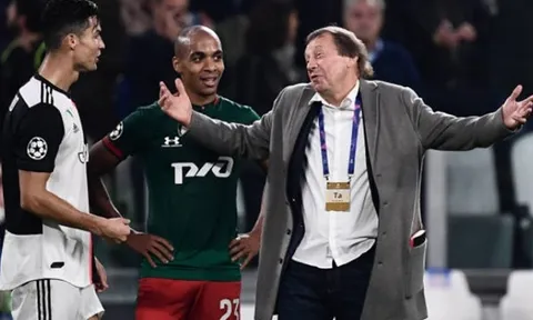Tiết lộ điều Ronaldo đã nói với HLV Lokomotiv Moscow