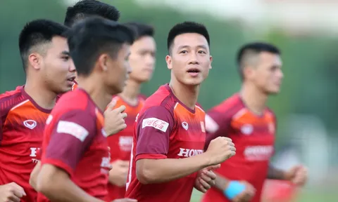 Hùng Dũng đau nhẹ, thầy Park tìm đối tác cho Tuấn Anh ở hàng tiền vệ ĐT Việt Nam?