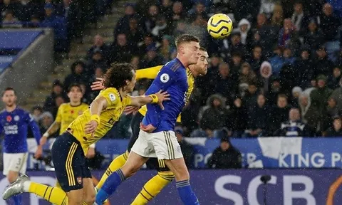 Đây, vẻ mặt của Unai Emery ở King Power ngày Arsenal thất bại