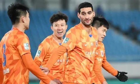 ‘Tóc xù’ một thời của M.U khiến cựu danh thủ Arsenal từ chức