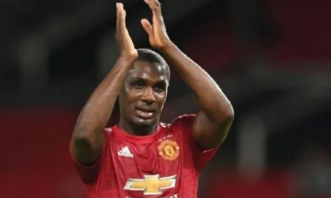 "Tôi chia tay Old Trafford với sự tự hào và đầu ngẩng cao"