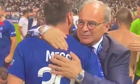 “Tôi đã hỏi Messi liệu có muốn ở lại không”