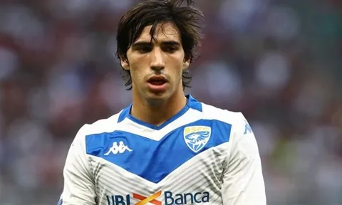 “Tôi không thể so sánh với Pirlo”