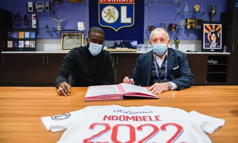 "Tôi làm việc với 5 HLV khác nhau ở Tottenham"
