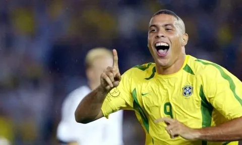 "Tôi ngủ với Ronaldo nhiều lần hơn cả với vợ mình"