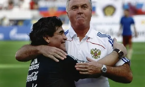 "Tôi nhớ ánh mắt mọi người nhìn Maradona như nhìn một vị Chúa giáng thế"