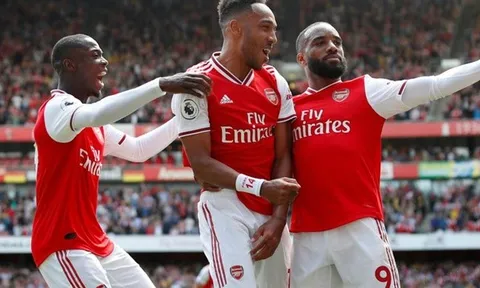"Tôi từng nói chuyện với cầu thủ đó và cậu ta cảm thấy khó khăn tại Arsenal"