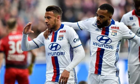 Vừa trở lại Lyon, Lacazette đã nhăm nhe mục tiêu của Arsenal