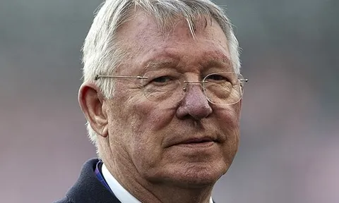 SỐC! Từ chối gia hạn, Sir Alex gọi 'kẻ trốn chạy' vào văn phòng nói 2 câu chấn động