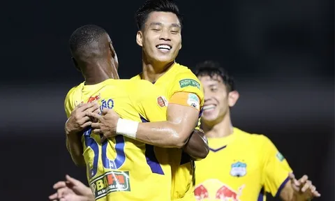 Top đầu V-League 2022: HAGL hồi sinh, 'thiếu gia' ngổ ngáo