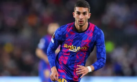 Torres phung phí cơ hội, Xavi lập tức lên tiếng