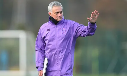 Tottenham hồi sinh từ "tổn thương" của Mourinho