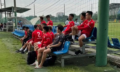 Vì sao Bùi Tiến Dũng, Sầm Ngọc Đức, Võ Huy Toàn rủ nhau ngừng tập luyện?