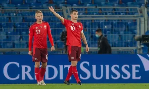 Trận Thụy Sĩ - Ukraine bị hoãn, sao Arsenal tức tốc trở lại London