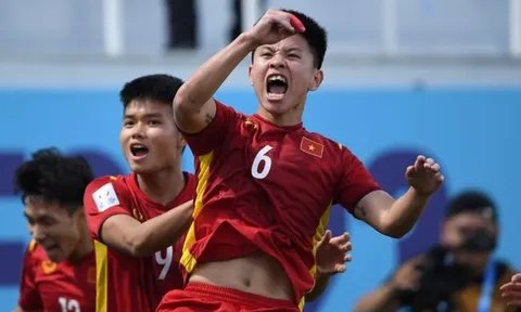 Trang chủ AFC dùng 4 từ miêu tả bàn thắng của Tiến Long
