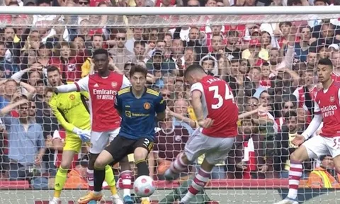 Tranh cãi về bàn thắng thứ 3 của Arsenal trước Man Utd