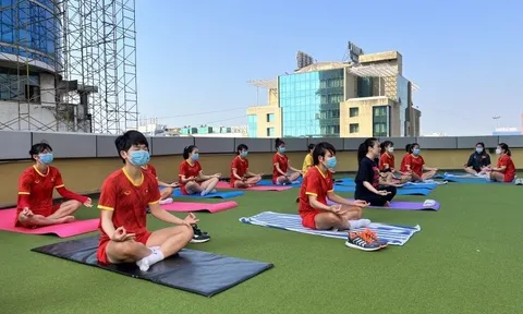 Tranh vé World Cup, tuyển nữ Việt Nam tập... thiền