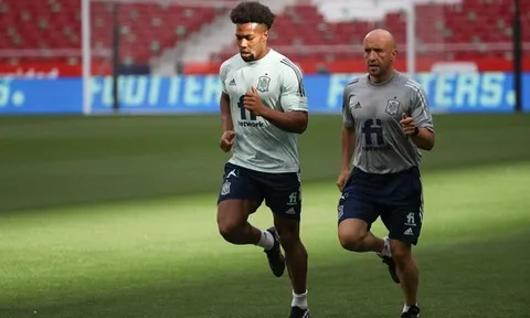 Traore cơ bắp cuồn cuộn, thủ lĩnh Chelsea hội quân tuyển TBN rạng rỡ