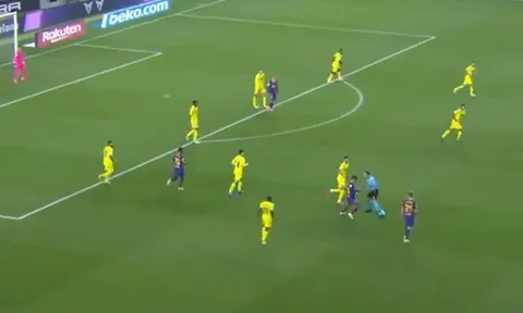 Trên đỉnh thăng hoa, "phù thủy" Barca biến trọng tài thành "trò hề"