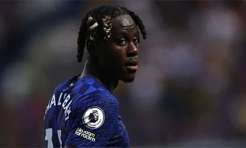 Trevoh Chalobah hưởng lợi bởi sự thay đổi của Chelsea trên TTCN