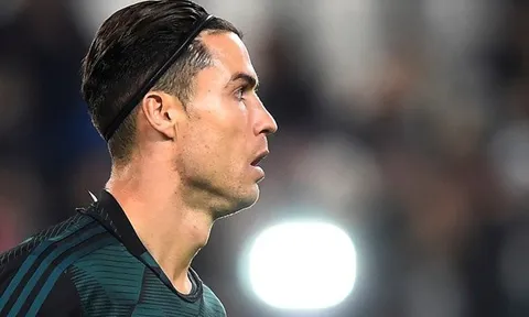 Trình làng phụ kiện mới, Ronaldo trở thành "trò cười" cho CĐM