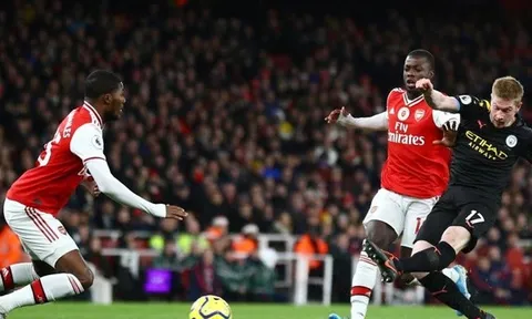 "Arsenal trông thật vô tổ chức, hãy nhìn 2 cầu thủ Man Utd đó"