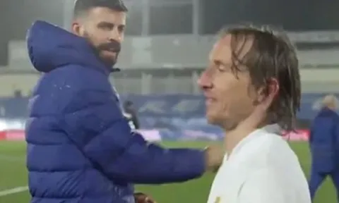 'Troll' không thương tiếc, sao Real khiến Gerard Pique tức điên