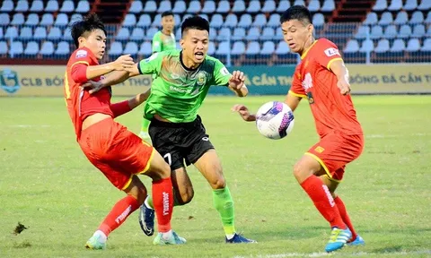 Trọng tài lại bị "nhắc tên" trong trận đấu ở Giải Hạng nhất quốc gia 2022