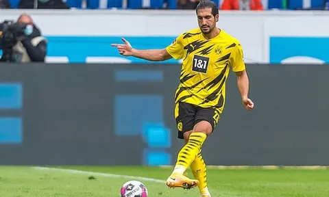 Trụ cột "dính hạn", Dortmund đau đầu trước trận Derby